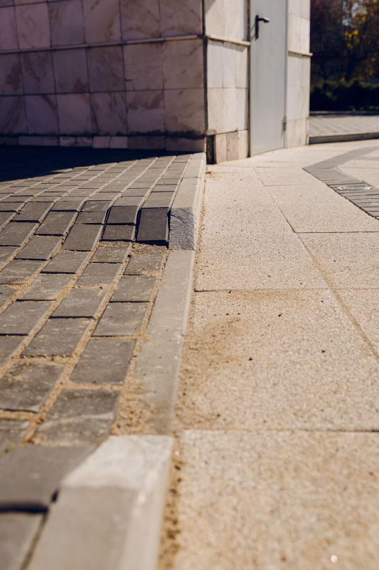 Бортовой камень БР 100.20.8 Стандарт серый