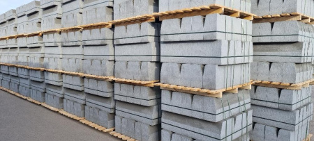 Бортовой камень БР 100.30.15 (дорожный бордюр) Бортовой камень БР 100.30.15 (дорожный бордюр)