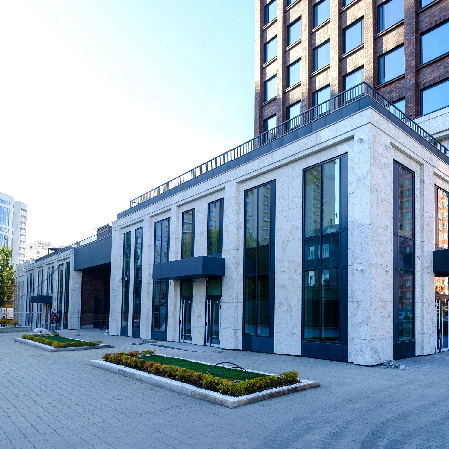 Тротуарная плитка «Городской микс»: основные преимущества и способ укладки