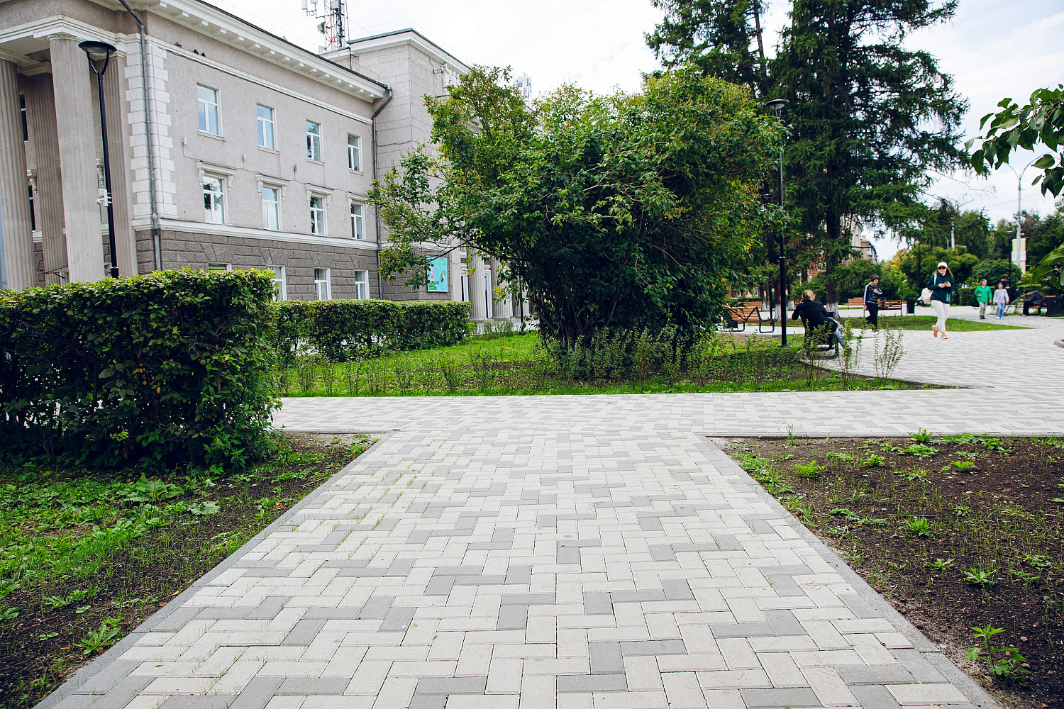 Сквер у Дворца культуры им. 50-летия Октября, Кемерово