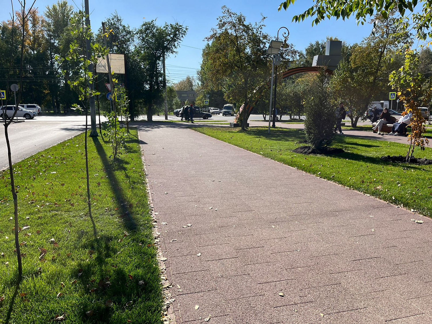 Аллея братьев Сазоновых, Омск