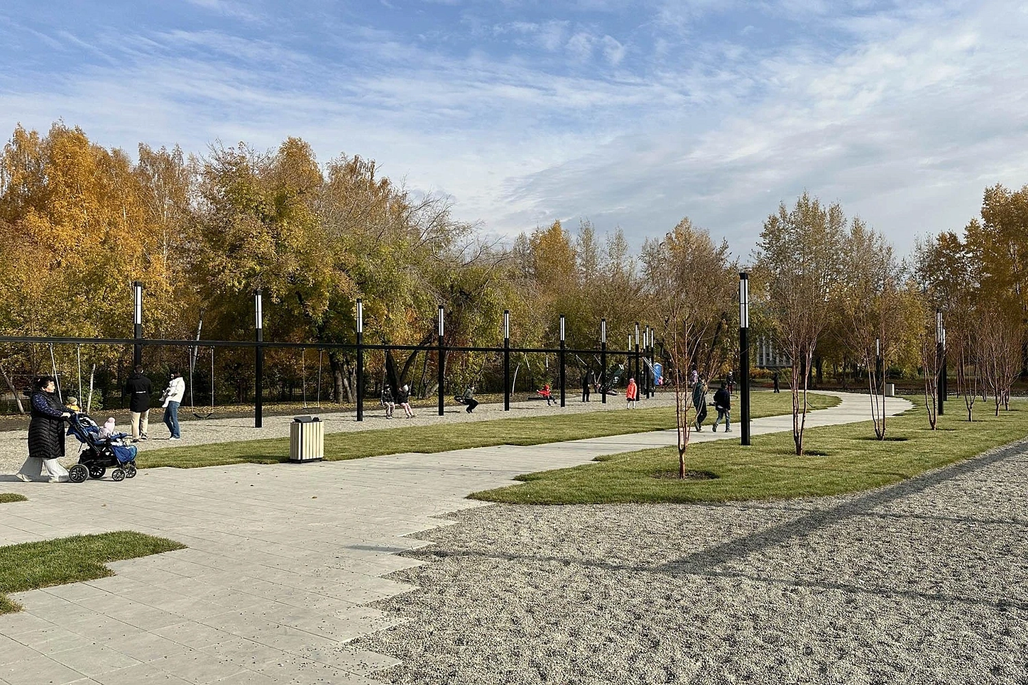 Благоустройство сквера у ТЦ "Заря" Новосибирск Благоустройство сквера у ТЦ "Заря" Новосибирск