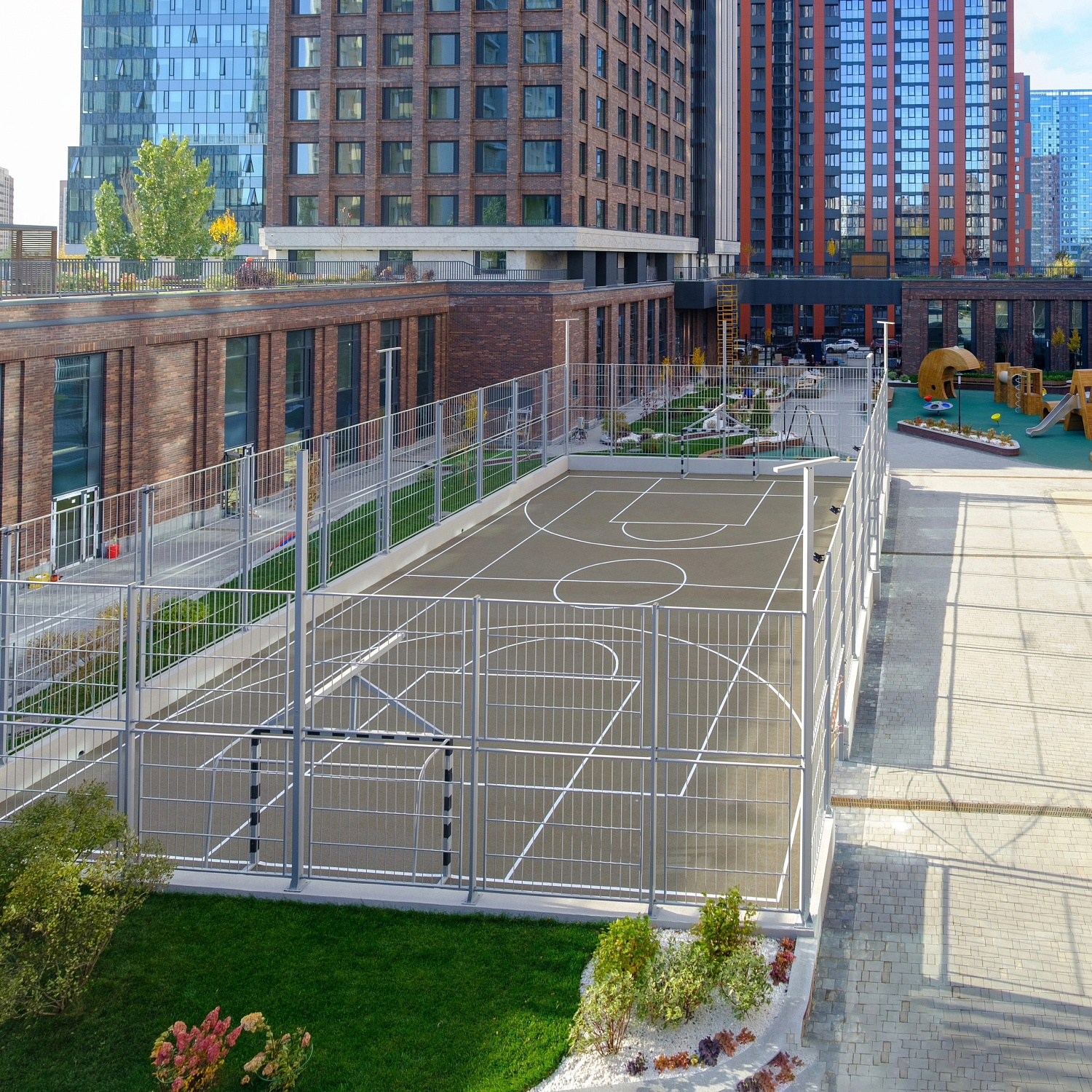 Тротуарная плитка «Городской микс»: основные преимущества и способ укладки